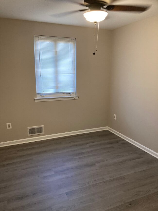 Building Photo - 1605 Addison Rd S