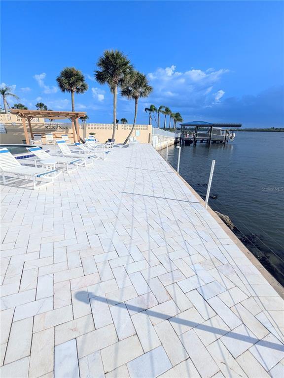 Building Photo - 3606 S Peninsula Dr