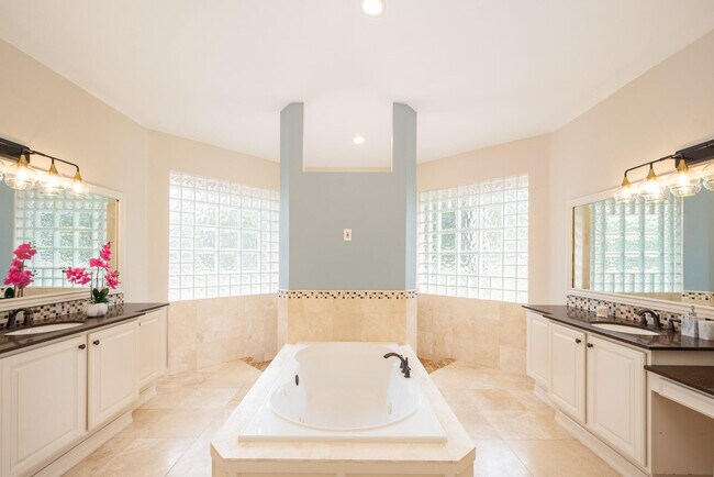 Building Photo - 11430 NW 18th St