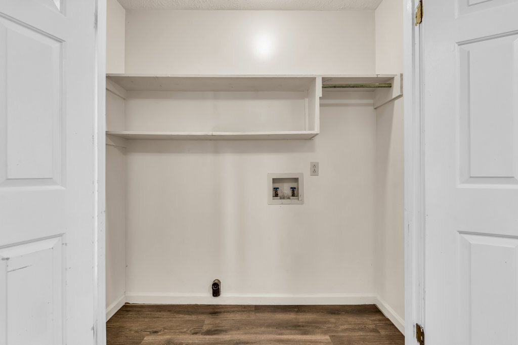 Building Photo - 162 High St