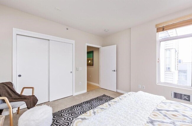 Building Photo - 451 Kansas St