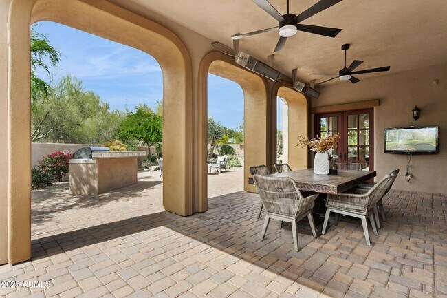 Building Photo - 8520 E Via Montoya
