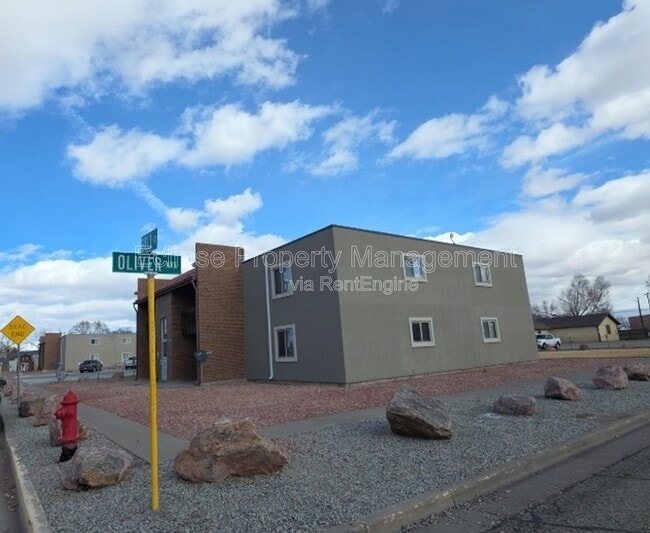 Building Photo - 502 Bell Ct