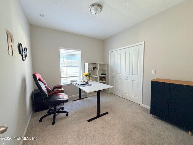 Building Photo - 70 Golden Fern Dr