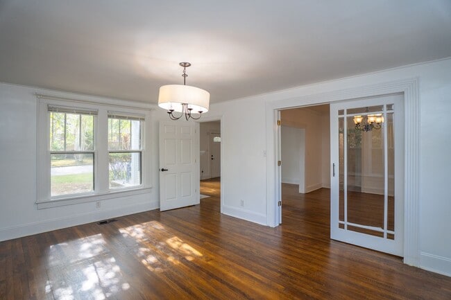 Building Photo - Updated Heights Home with 3 Bedrooms