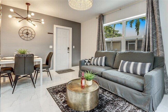 Building Photo - 2302 Taylor St