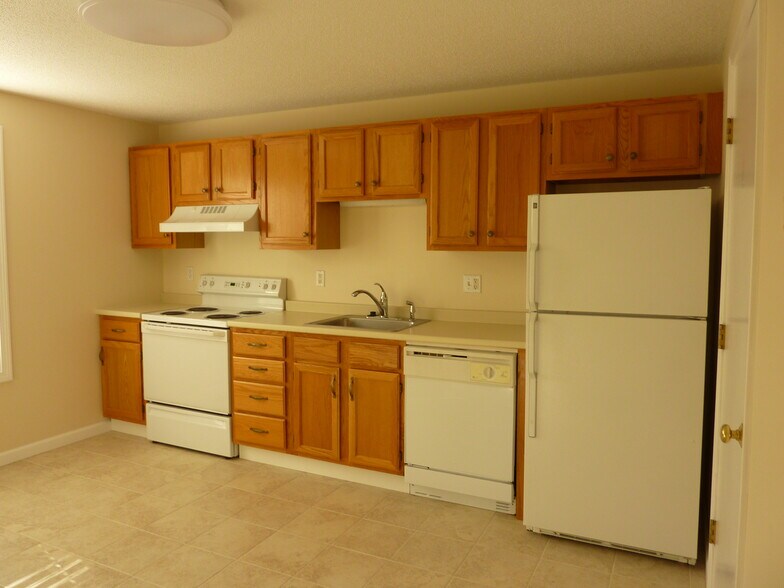 Building Photo - 14 Larkspur Ln