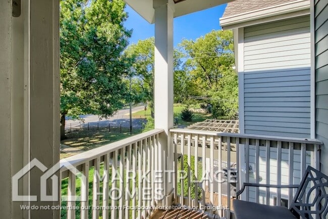 Building Photo - 1802 Porter Ave