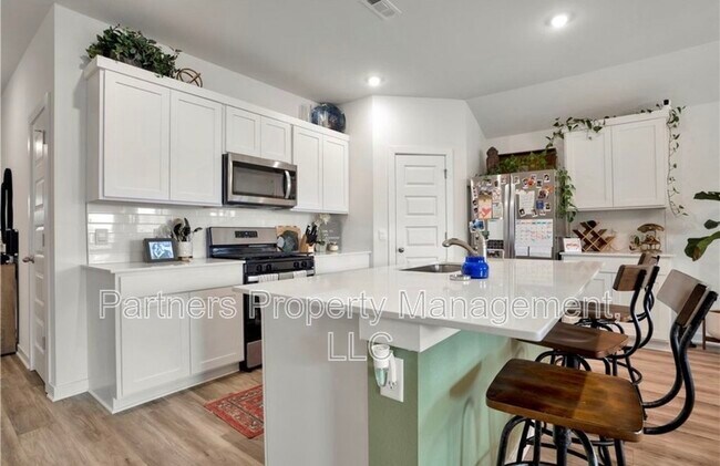 Building Photo - 4435 W Canyon Run Dr