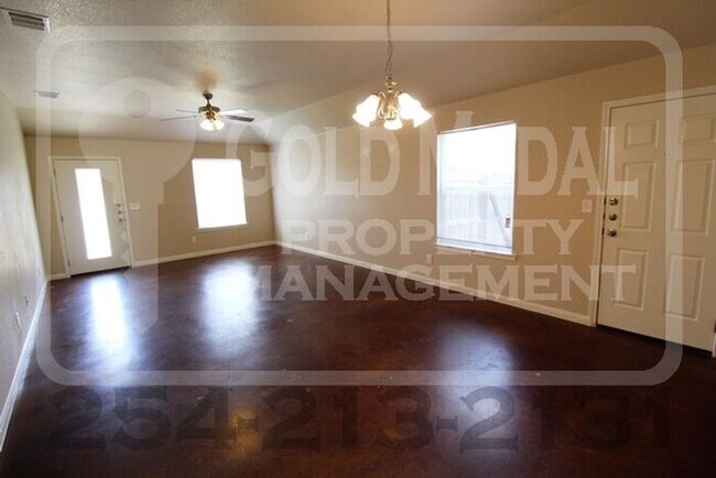 Building Photo - 1809 Aztec Trce