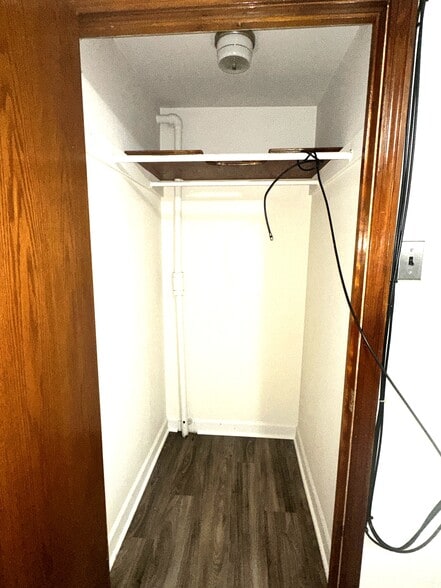 Building Photo - 1328 W Melrose St