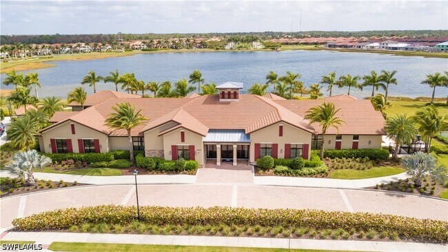 Building Photo - 1466 Artesia Dr W