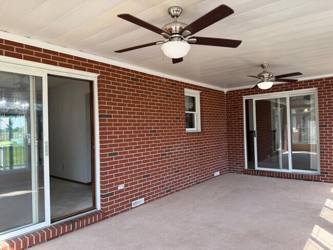 Building Photo - 54 Longview Dr