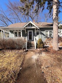 Building Photo - Charming 3-Bedroom Home in a Convenient an...