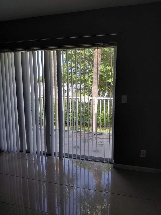Building Photo - 4524 Oak Terrace Dr