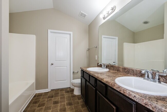 Building Photo - 244 Bandelier Cir