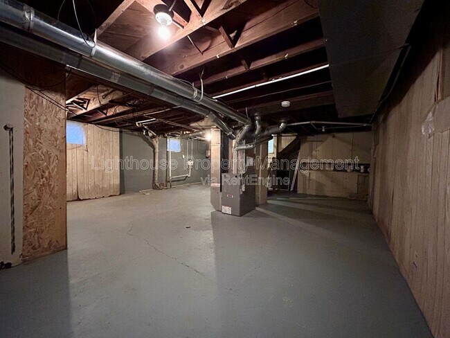 Building Photo - 2174 Continental St