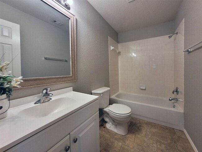 Building Photo - 2752 Stallion Dr