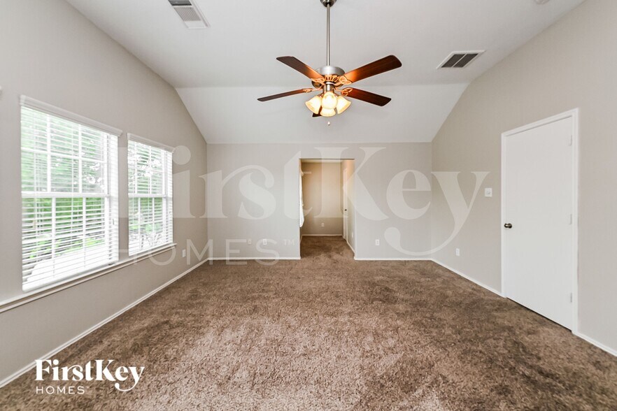 Building Photo - 4435 Sprangletop Ave