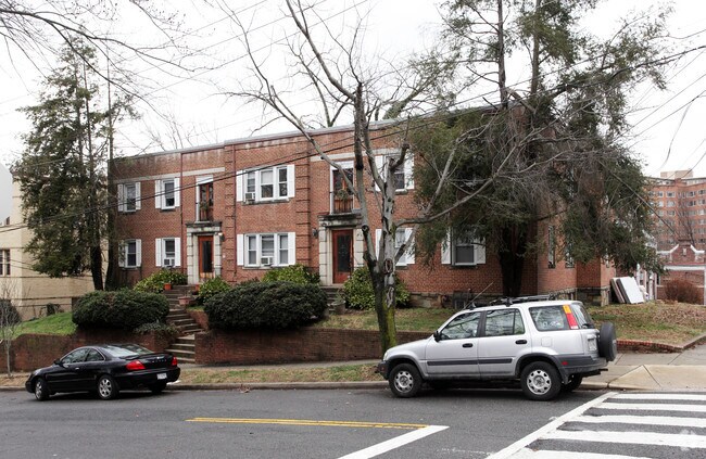 Building Photo - 4101 Davis Pl NW