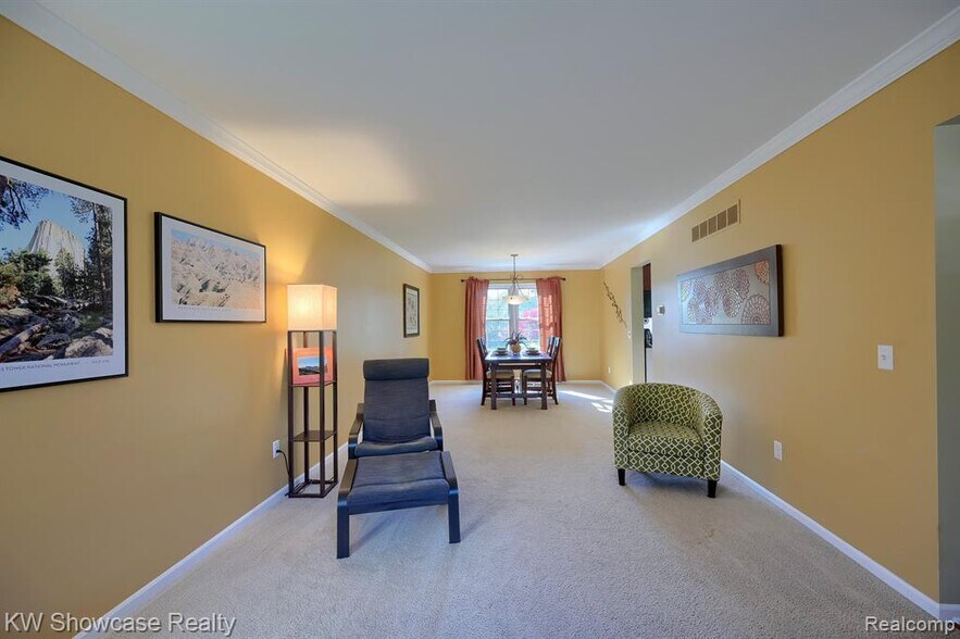 Building Photo - 24509 Simmons Dr