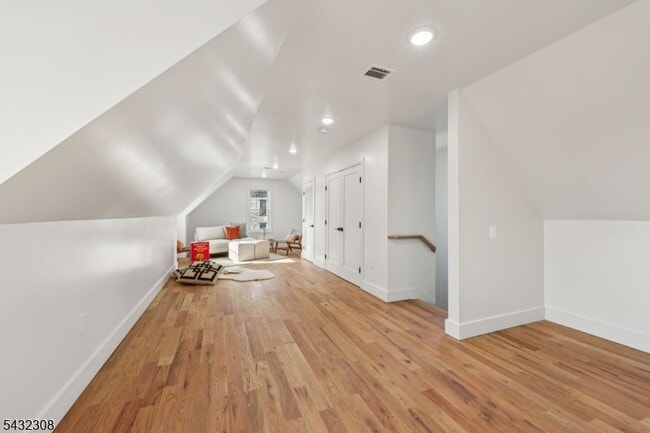 Building Photo - 133 Forest St