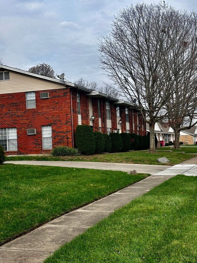 Building Photo - Townhome Living Done Right in West Milton: 2 Bedrooms, 1.5 Baths, Zero Hassle