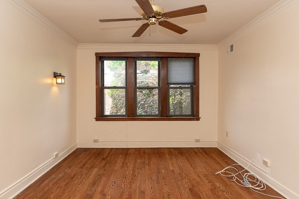 Building Photo - 3617 N Paulina St