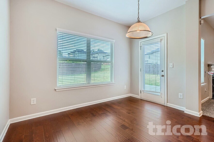 Building Photo - 8000 Hillside Climb Wy