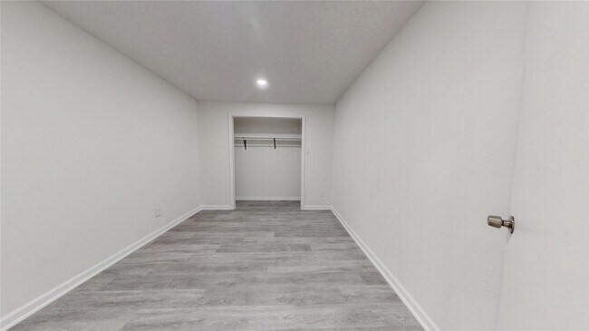 Building Photo - 7415 Alcomita Dr