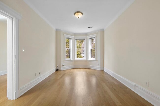 Primary Photo - 83 Magnolia Ave