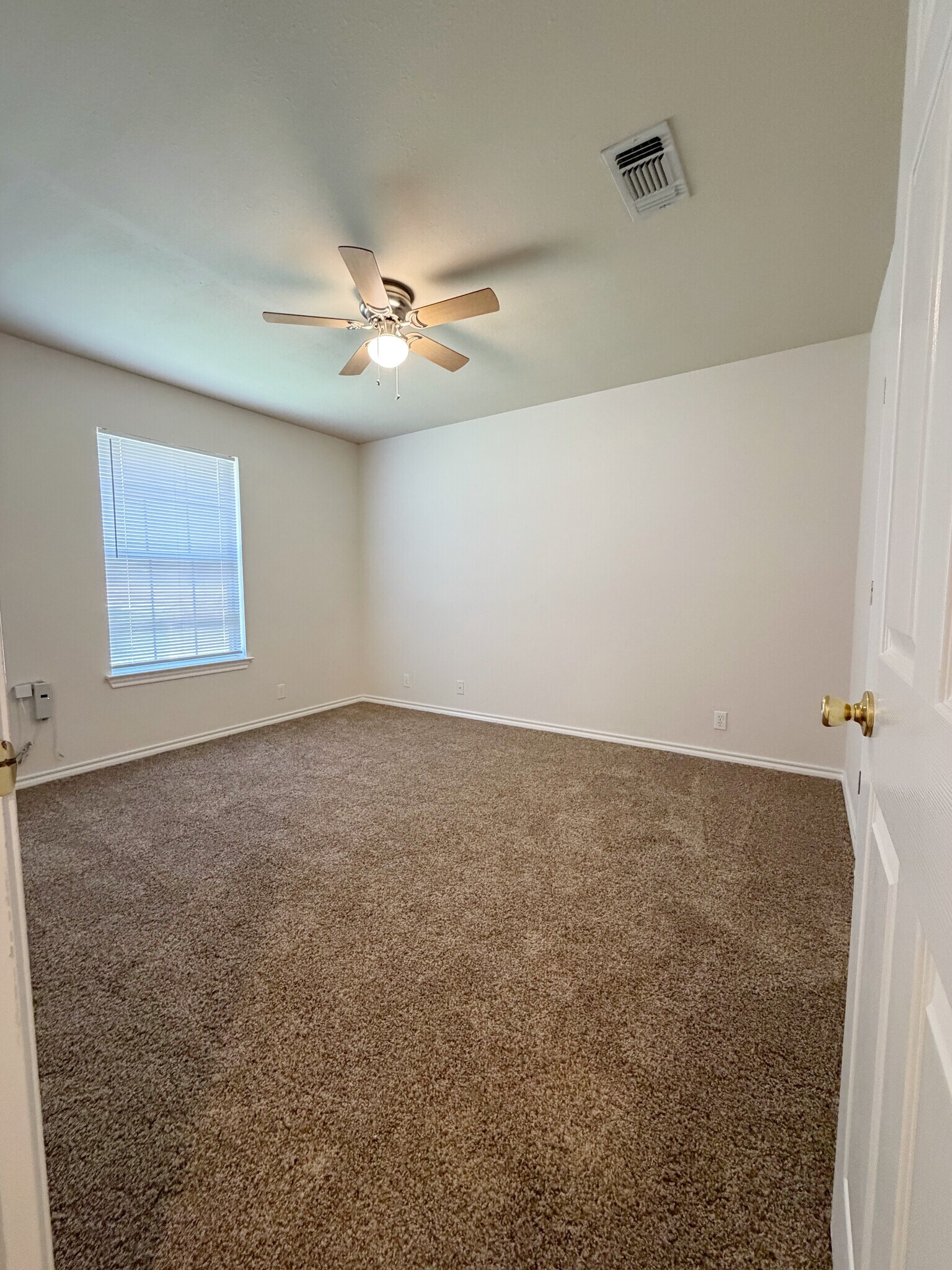 Middle Bedroom - 307 Sunset Blvd