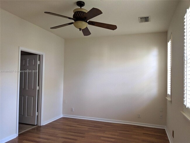 Building Photo - 120 Cat Rock Ln