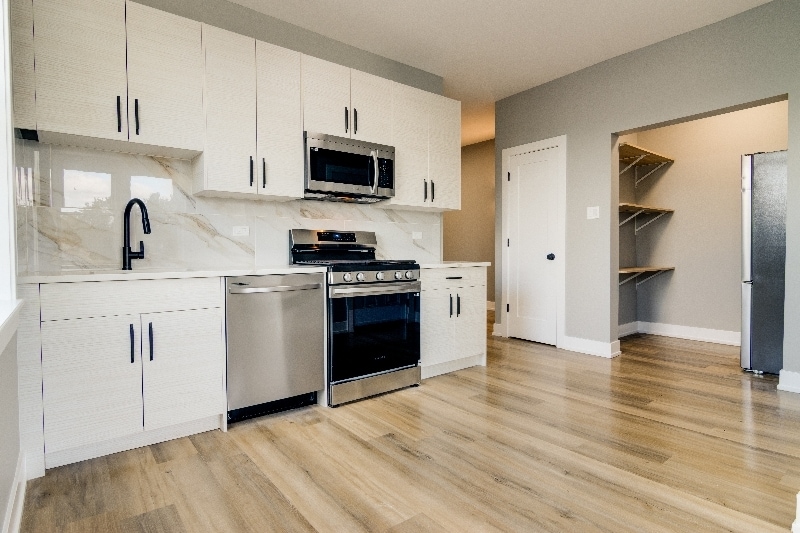 Building Photo - 3420 W Dickens Ave