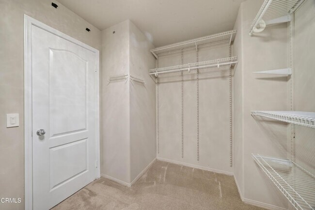 Building Photo - 3889 Angeline St