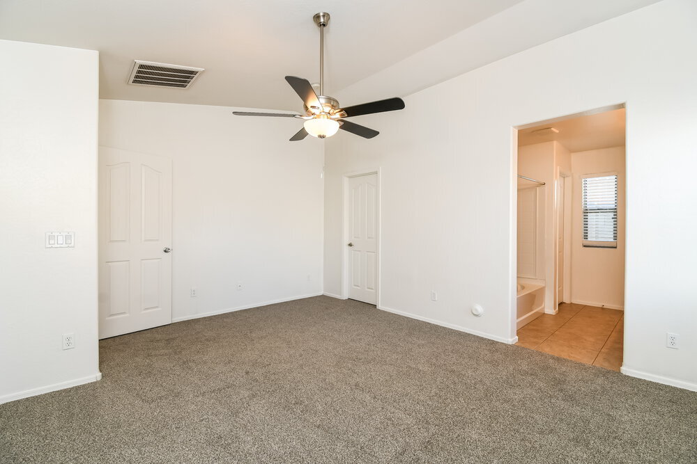 Building Photo - 1674 W Corriente Dr