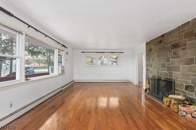 Building Photo - 145 Highview Terrace