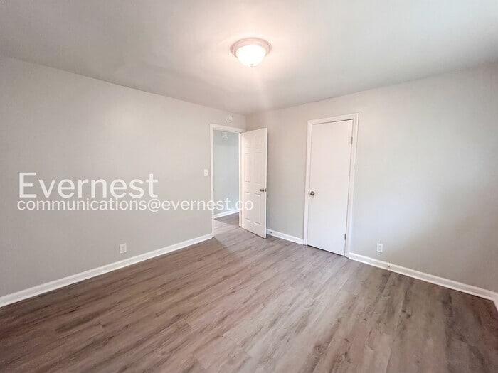 Building Photo - 4402 Davana Dr