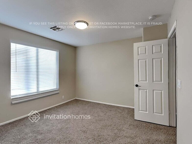 Building Photo - 3544 N Tirol Cir