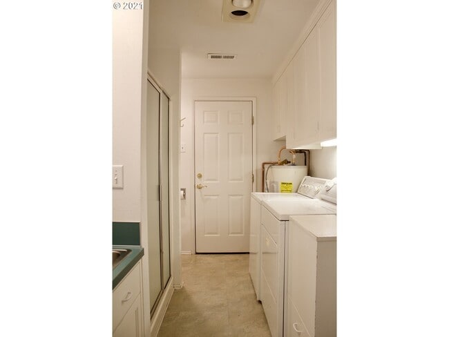 Building Photo - 84693 Sarvis Berry Ln