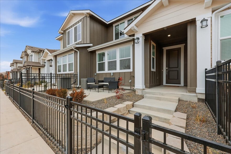 Building Photo - 4226 W Perspective St