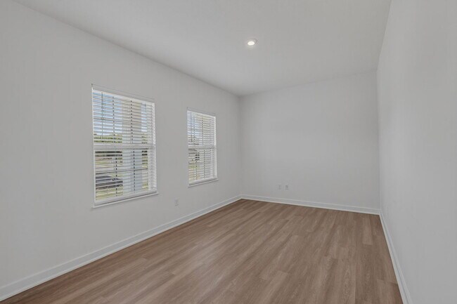 Building Photo - 144 Hanford Ln