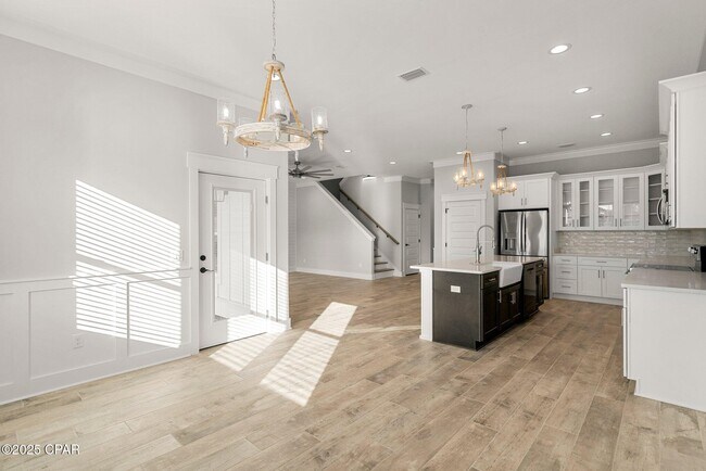 Building Photo - 201 N San Souci Blvd