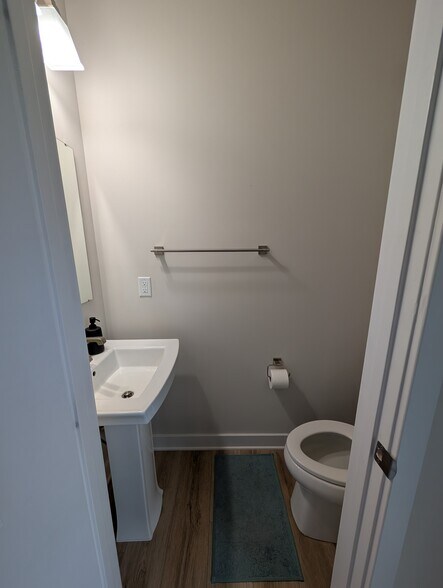 Building Photo - 460 Spearfield Ln