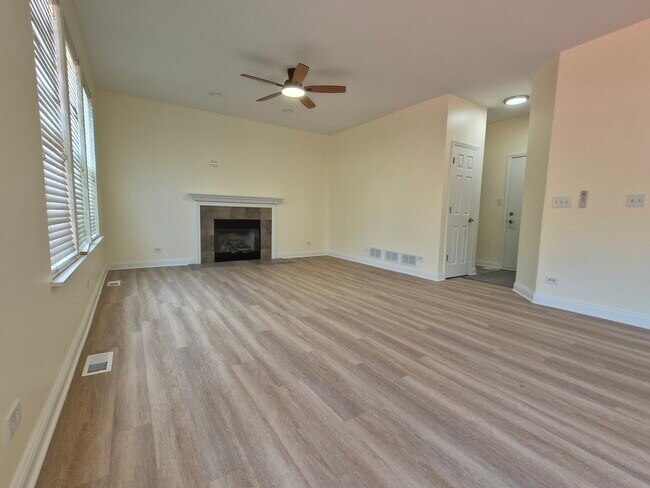 Building Photo - 2355 Shiloh Dr