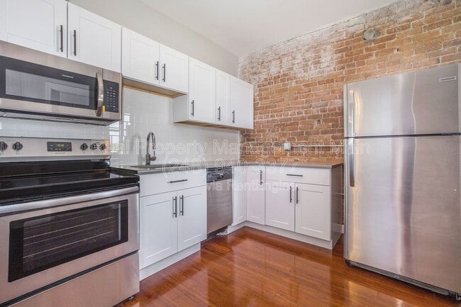 Interior Photo - Woodward Lofts
