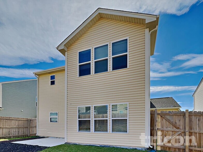 Building Photo - 2209 Osprey Ln