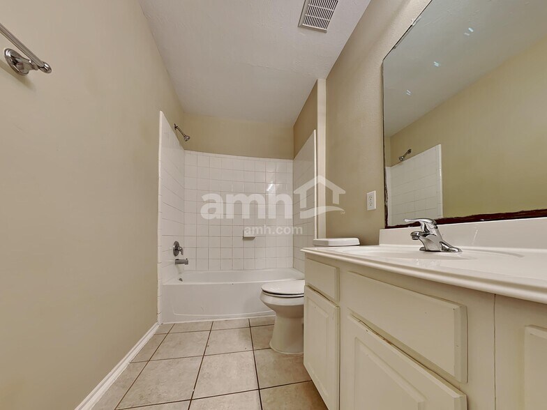 Building Photo - 24203 Silversmith Ln