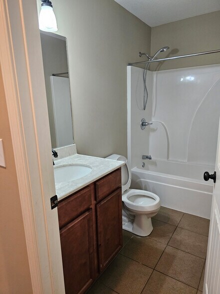 Building Photo - 228 Vanover Ln