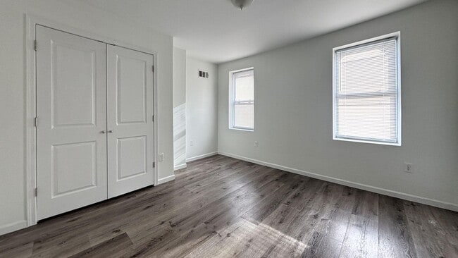 Building Photo - Modern Philly Townhouse w/ Luxury Finishes